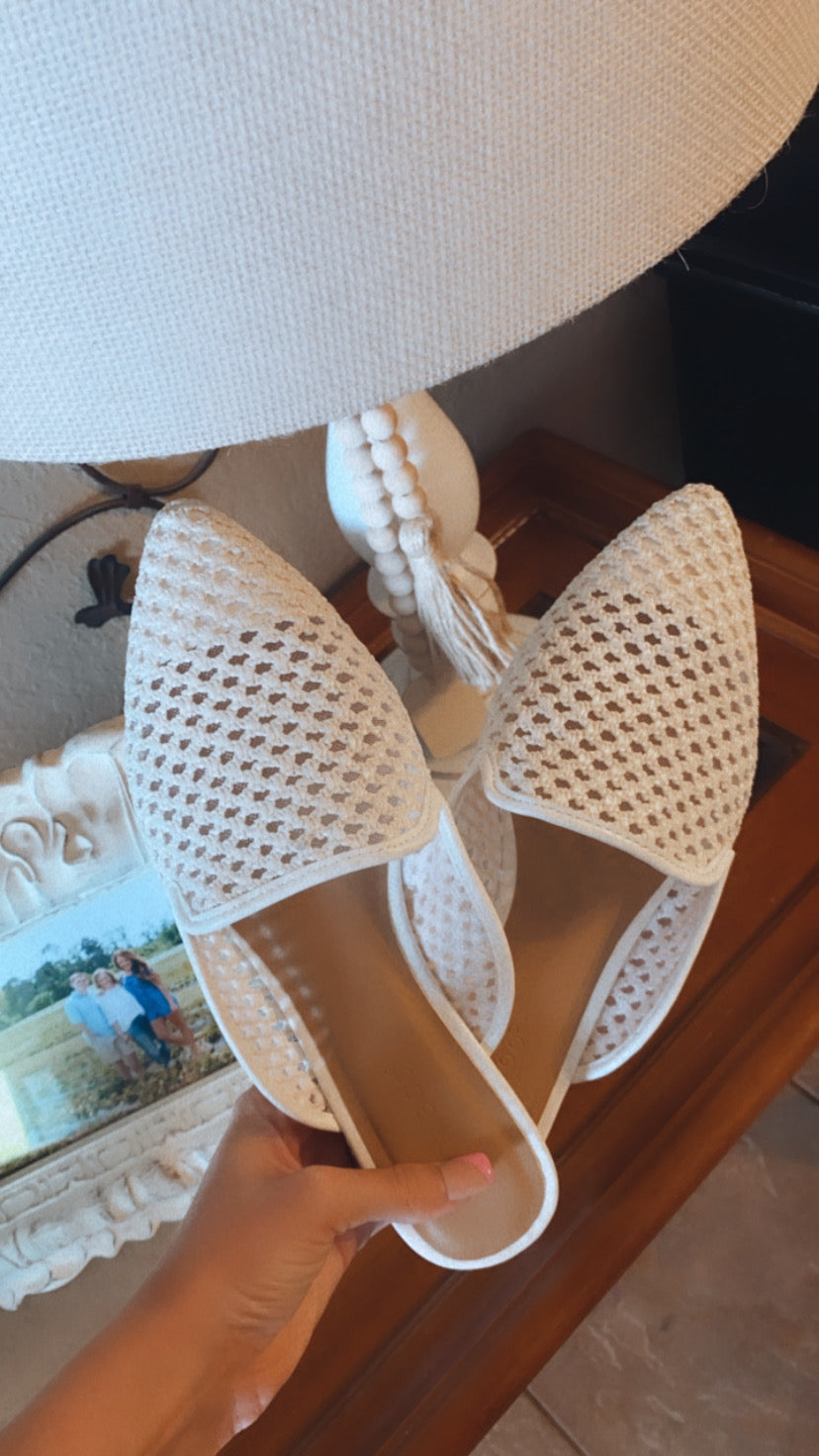 Everyday White Flat